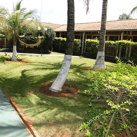 Hotel Pousada Vale Do Sol Em Pompéia Dış mekan fotoğraf