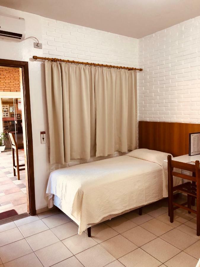 Hotel Pousada Vale Do Sol Em Pompéia Dış mekan fotoğraf