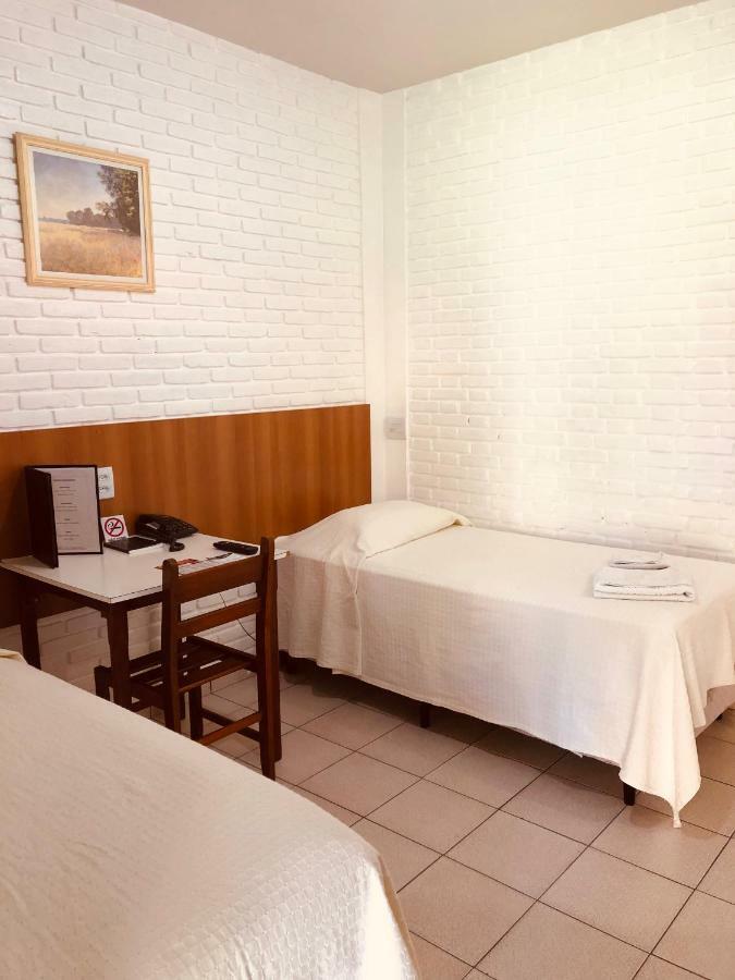 Hotel Pousada Vale Do Sol Em Pompéia Dış mekan fotoğraf